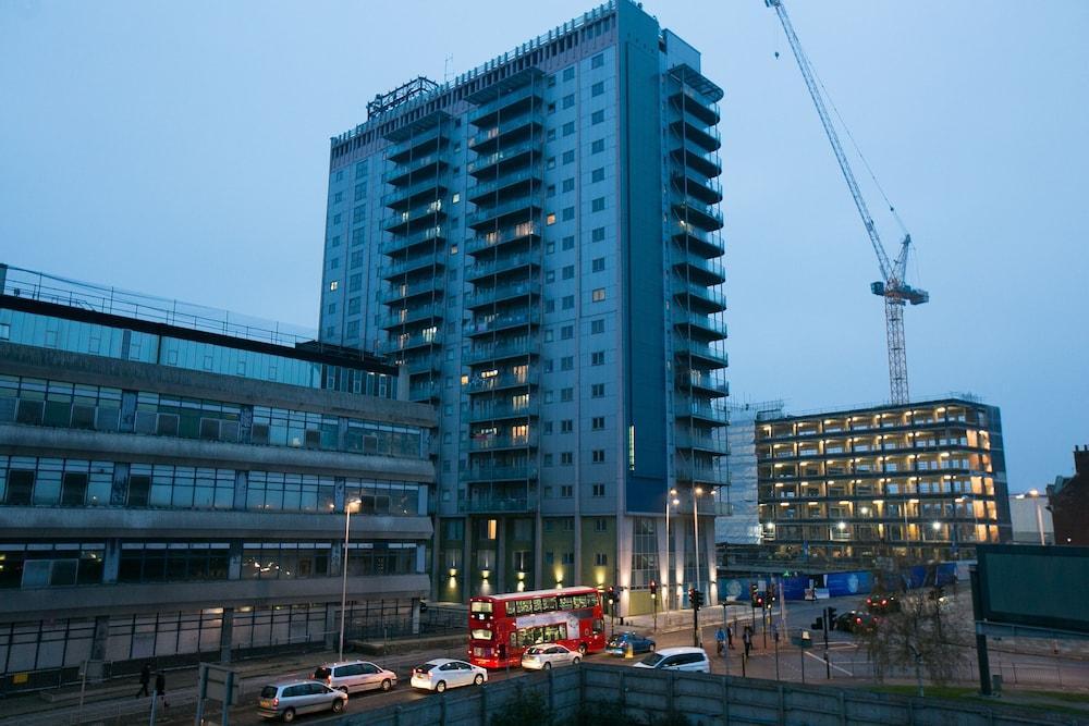 Alto Ilford Hill Hotel Exterior photo